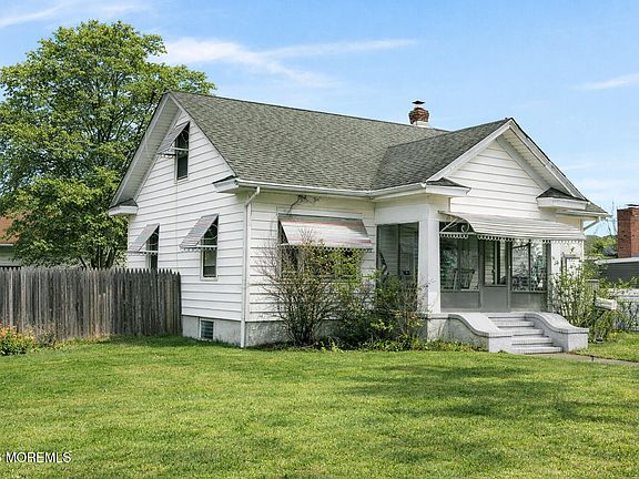2nd image of 657 Campbell Avenue