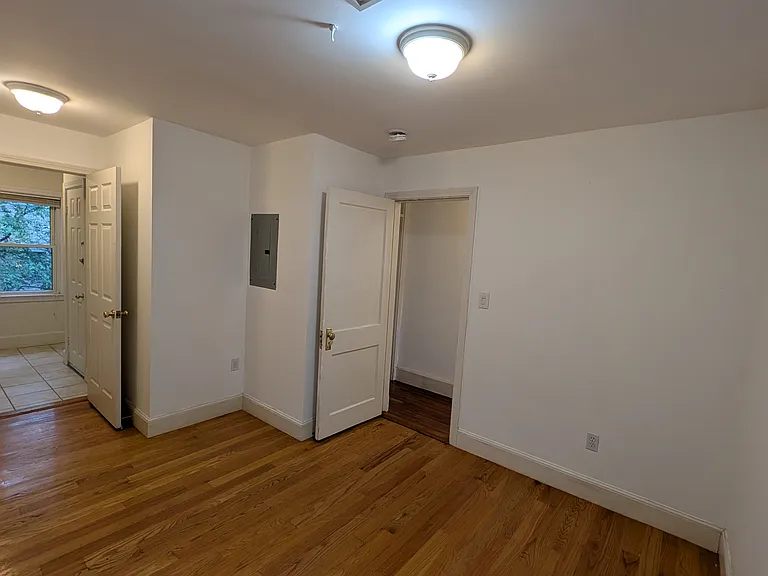 1900 Washington St #3 — Photo 18