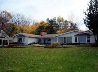 23502 Lake Rd, Bay Village, OH 44140