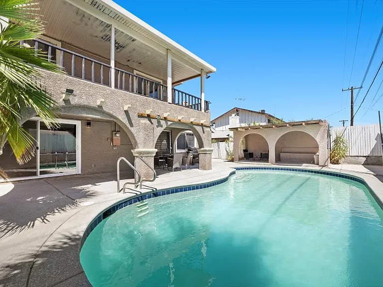 2571 Vegas Valley Dr — Photo 39