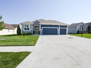 2705 Craftsman Dr, Sedalia, MO 65301