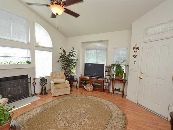 5th image of 2540 E Plymouth Way