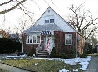 10 W Fenimore St, Valley Stream, NY 11580