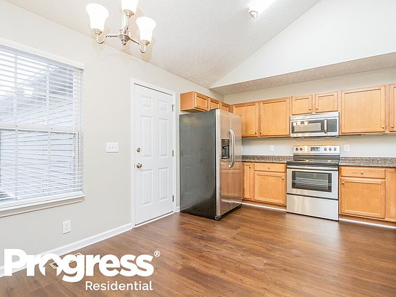 5th image of 3018 Weybridge Dr