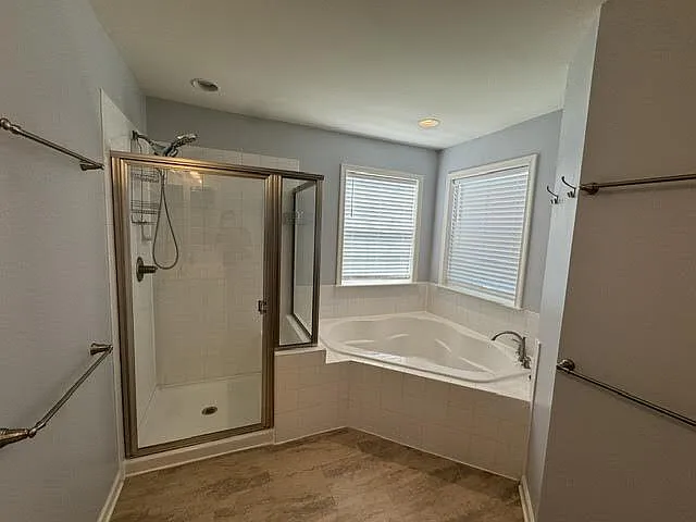 136 Alliance Ct — Photo 22