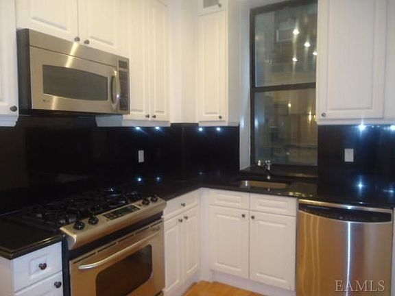 5th image of 359 Fort Washington Ave APT 1A