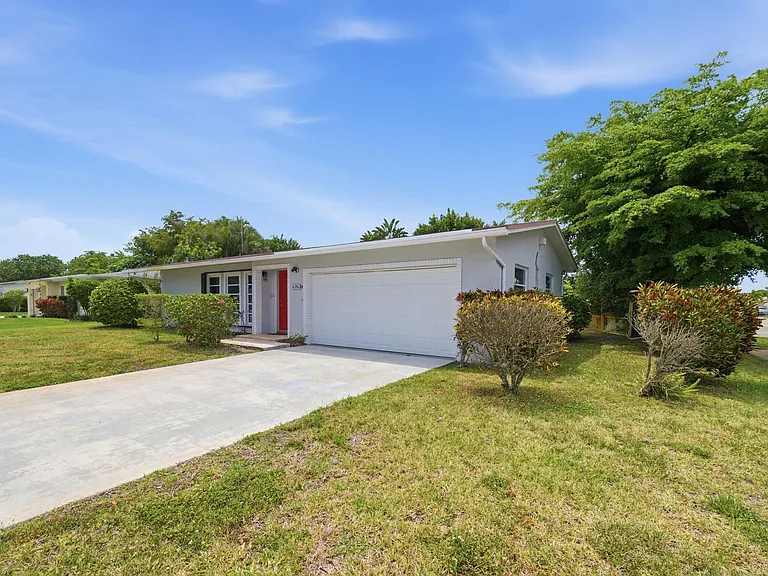 6396 Country Wood Way — Photo 36