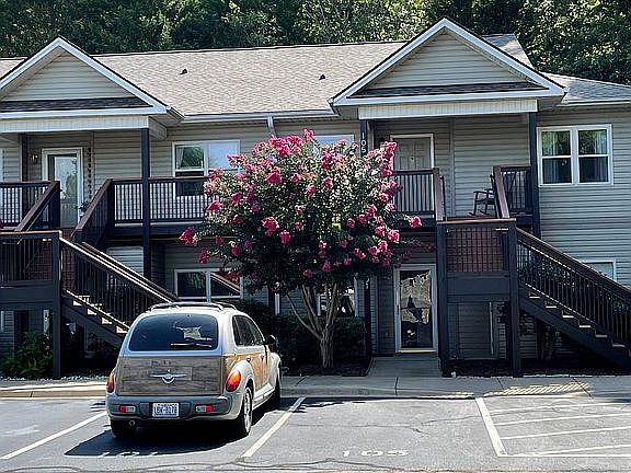 2nd image of 101 Carlyle Way