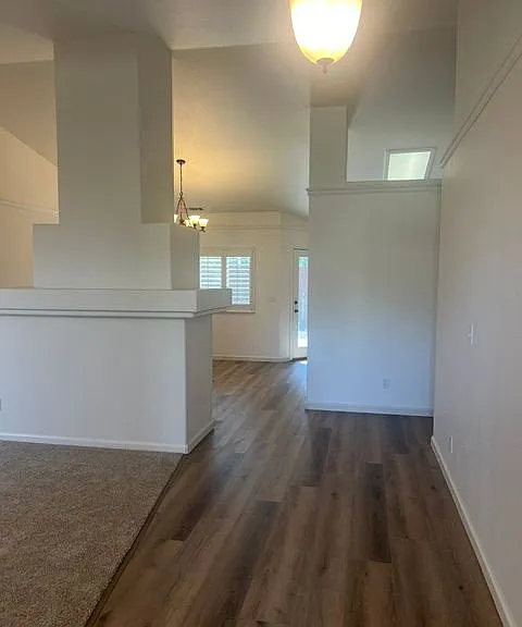 570 Buccaneer Ave — Photo 2