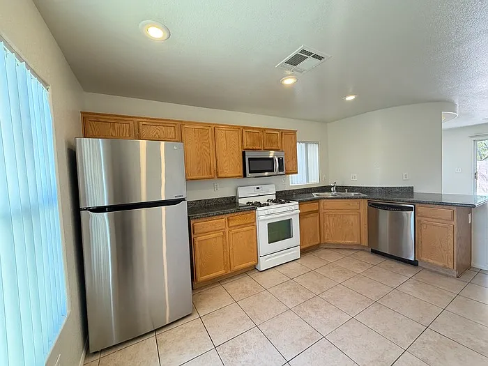 5038 Desert Dandelion Ct — Photo 5