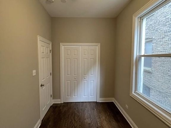 4th image of 6952 S Vernon Ave Unit 1