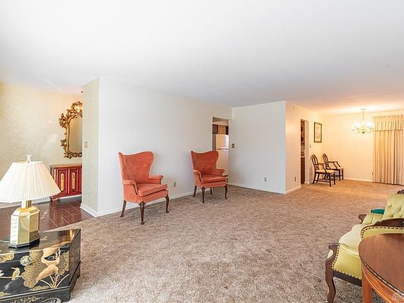 3rd image of 2304 Glenheath Dr
