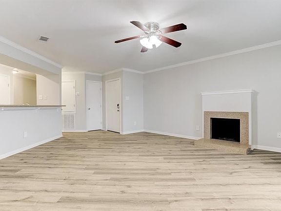 3rd image of 7312 Seawall Blvd APT 206