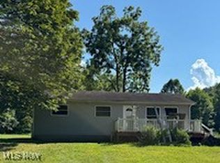 51 Plumm Rd, Saint Marys, WV 26170