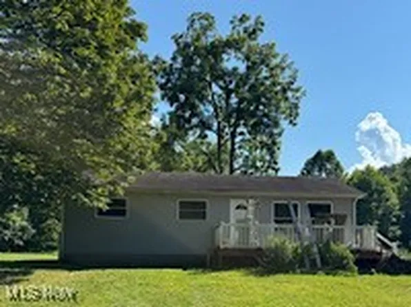 51 Plumm Rd, Saint Marys, WV 26170