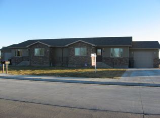 416 W 40th St, Scottsbluff, NE 69361