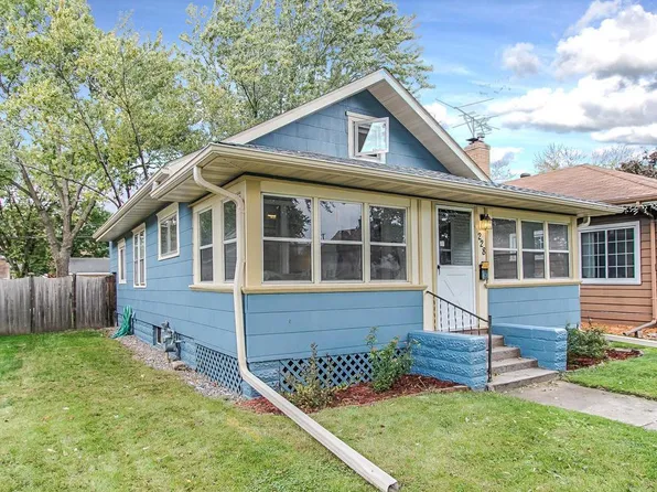228 8th Ave S, South Saint Paul, MN 55075