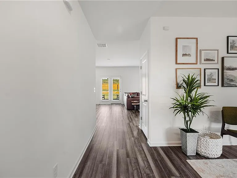 157 Casteel Ln — Photo 4