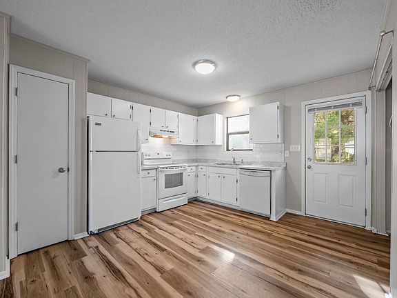 5th image of 101 Ravenwood Dr APT B