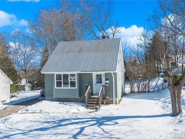 710 Kitchen St, Fredericton, NB E3B 3Z5