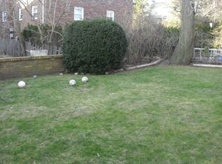 819 Kingsland Ln, Fort Lee, NJ 07024