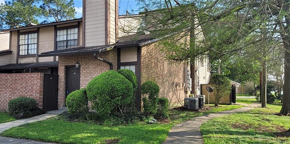 1st image of 742 Fairfax Dr APT 104