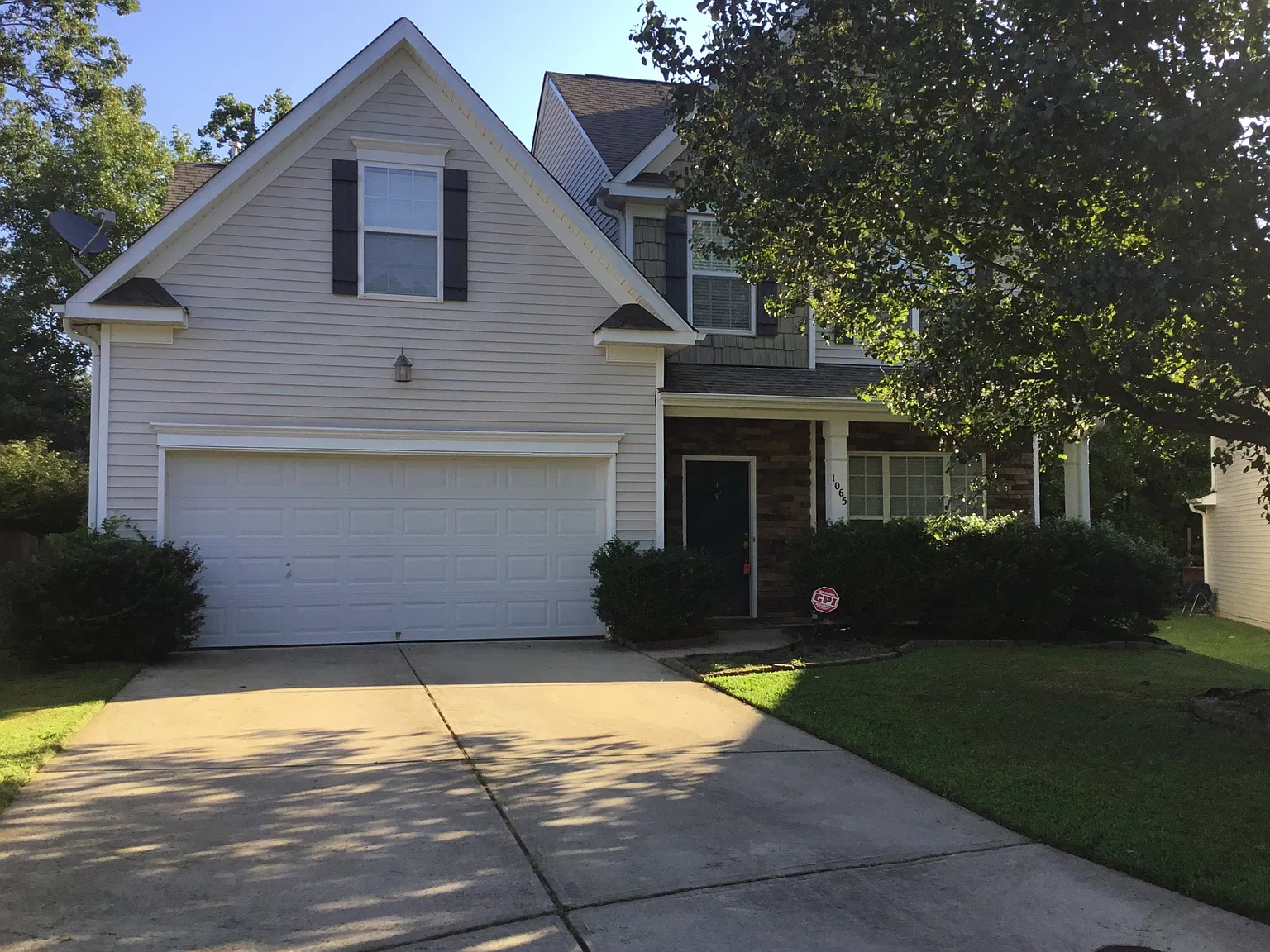 3 bed, 2.5 bath, 1948 sqft, $2,180 — Photo 1