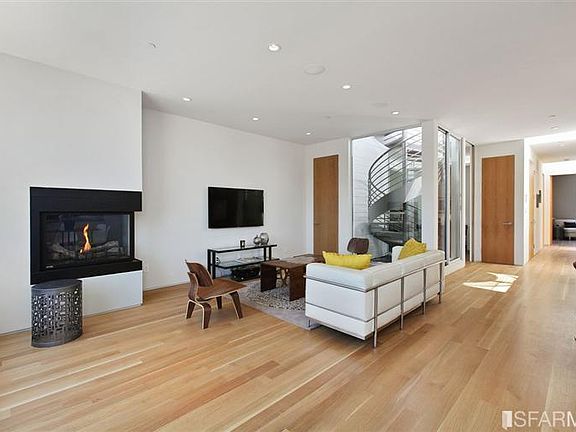 3rd image of 394 Eureka St
