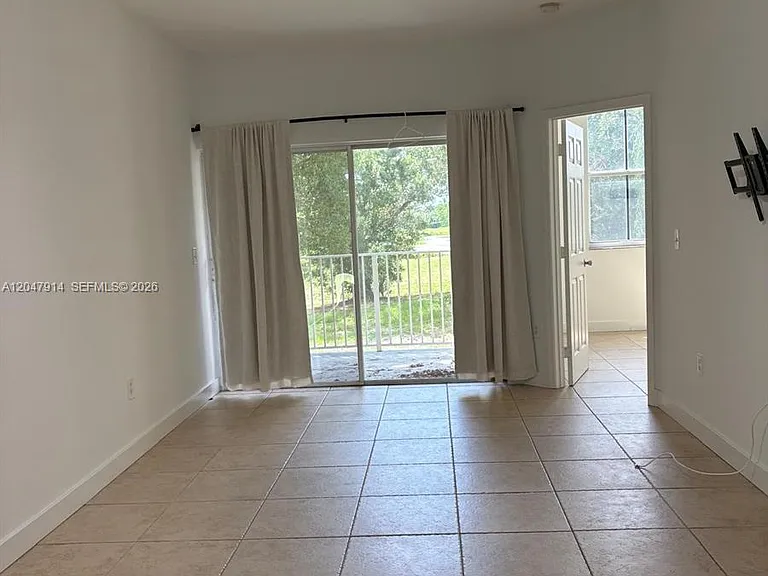 2080 Greenview Shores Blvd #410 — Photo 9