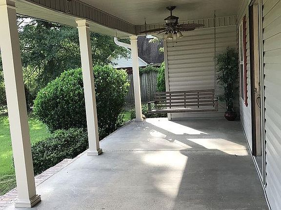 2nd image of 803 Magnolia Dr