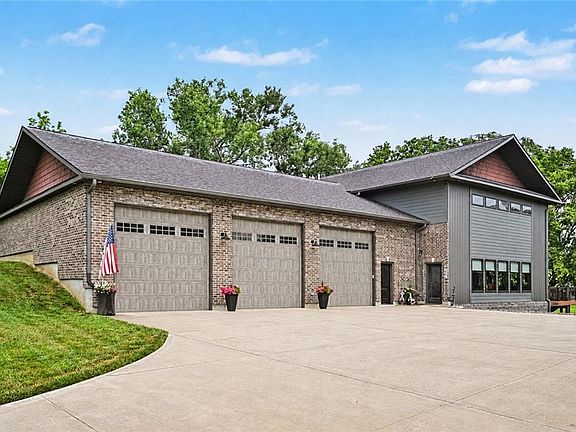 3rd image of 300 SE 30th St