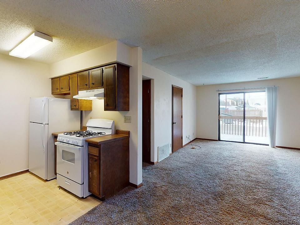 1st image of 3500 Grand Ave #40