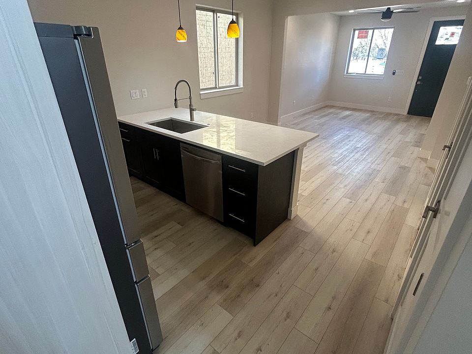 kitchen and livingroom