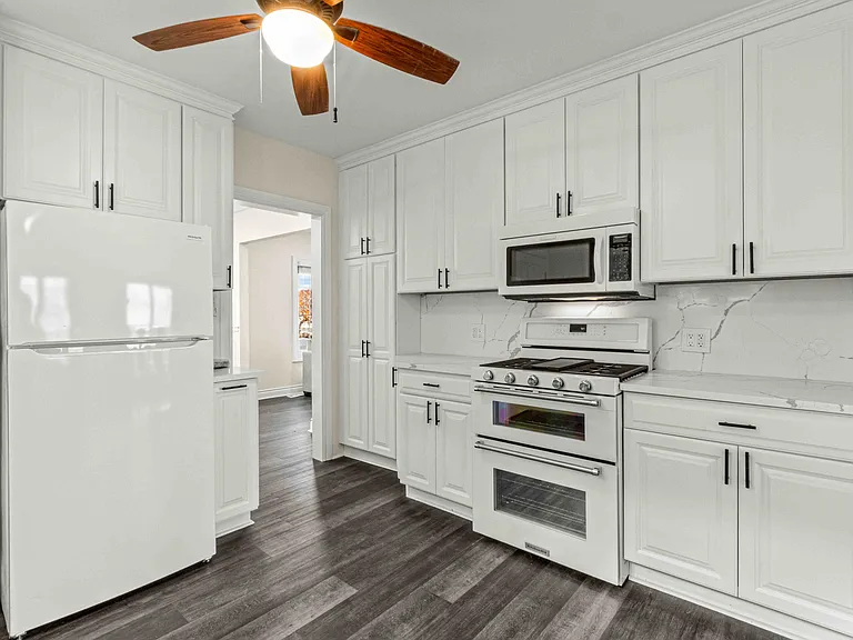 115 Biddle Ave — Photo 5