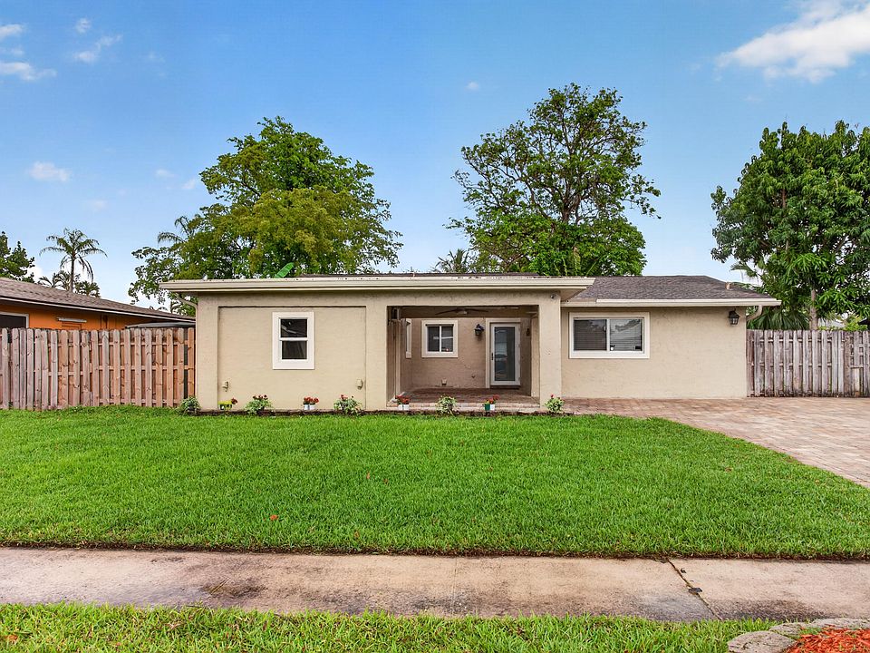 1st image of 8122 NW 73rd Avenue