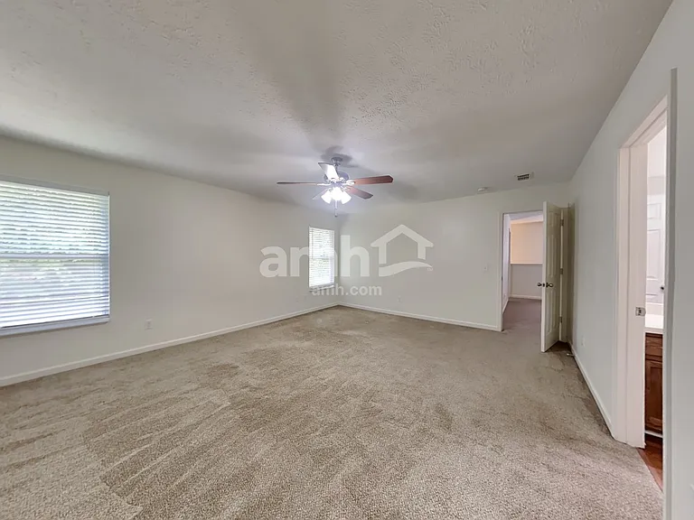 108 Sophie Dr — Photo 9