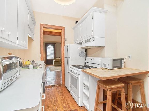 5th image of 112 W 81st St #4