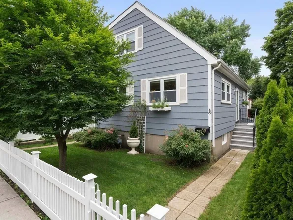 45 Magoun St, Cambridge, MA 02140