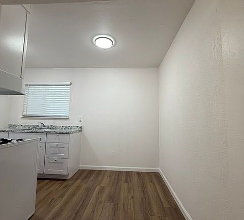 2nd image of 1073 Moss Rd #7
