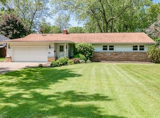 6152 Cedarwood Rd, Mentor, OH 44060