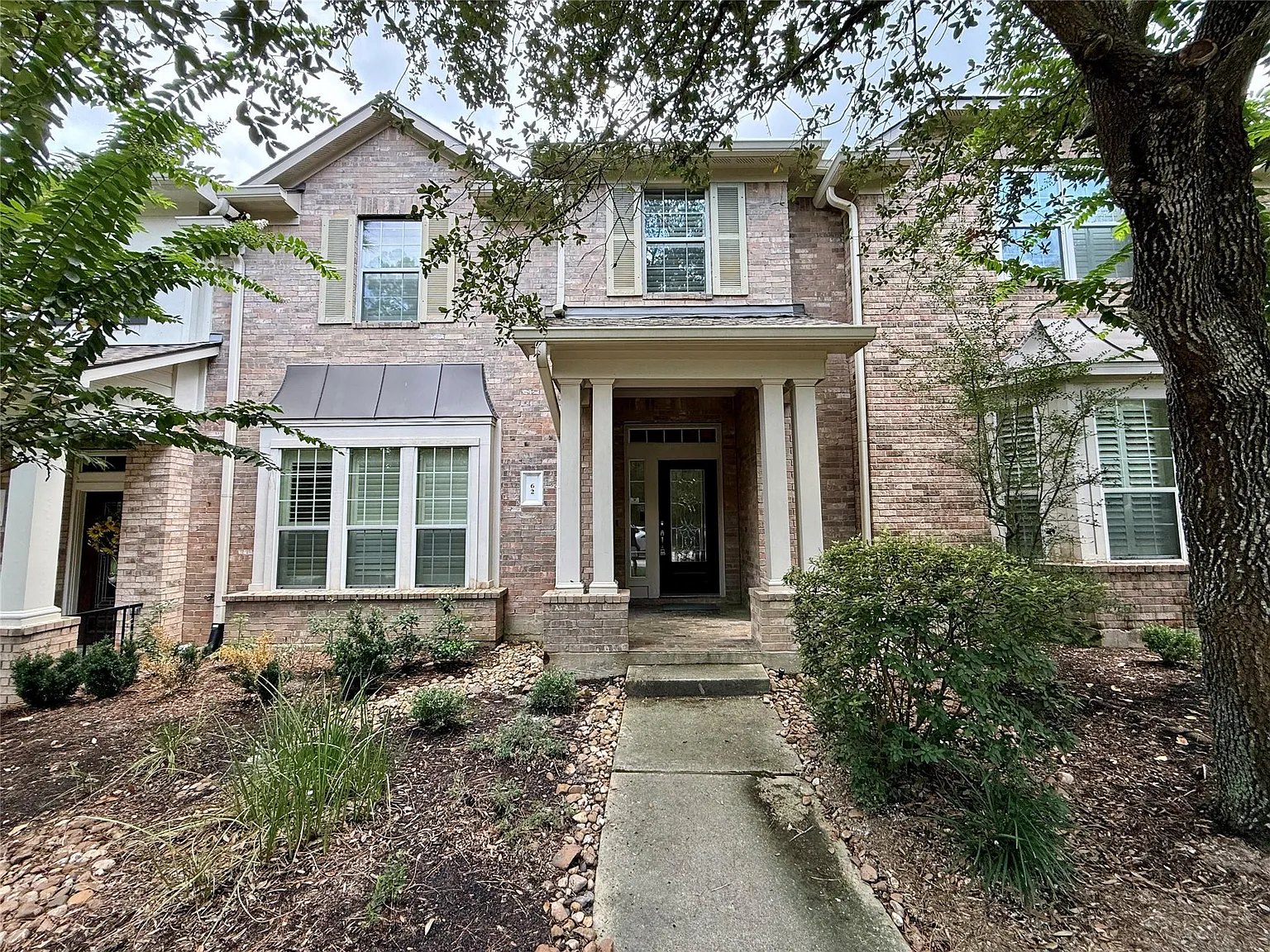 3 bed, 2.5 bath, 2677 sqft, $2,850 — Photo 1