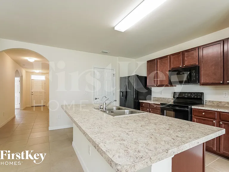 1723 NW 2nd Ter — Photo 5