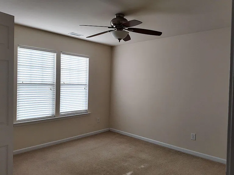 1113 Garden Square Ln — Photo 12