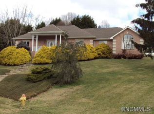 57 Eastmoor Dr, Asheville, NC 28805