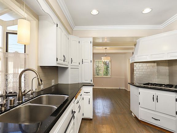4th image of 5650 Heleo Ave