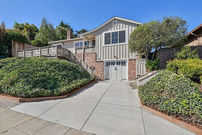 1528 5th Ave photo 1