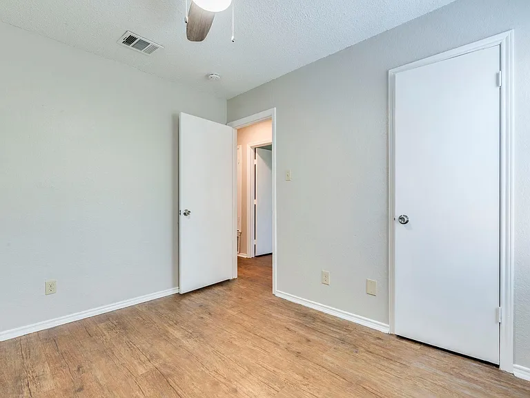 1110 Hyridge St — Photo 14