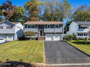 1612 Oakwood Rd, Wall Township, NJ 07719