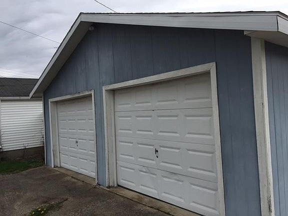 4th image of 1513 N Grand Ave