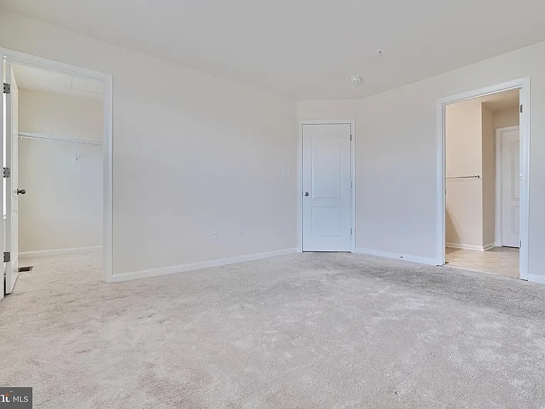 8016 Blue Stream Dr — Photo 17